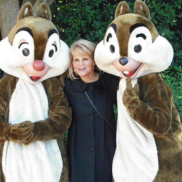 Meet your Posher, Dawn - Picture 2 of 9